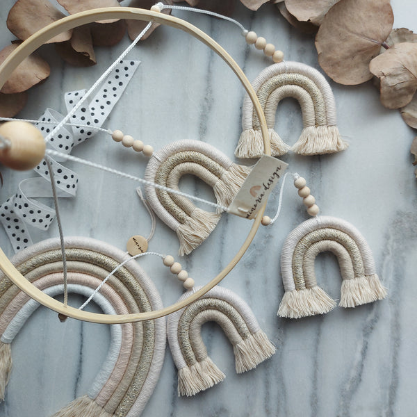Mobile Regenbogen in Nude, Gold & Beige