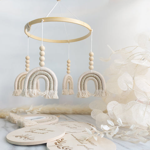 Mobile Regenbogen in Nude, Gold & Beige