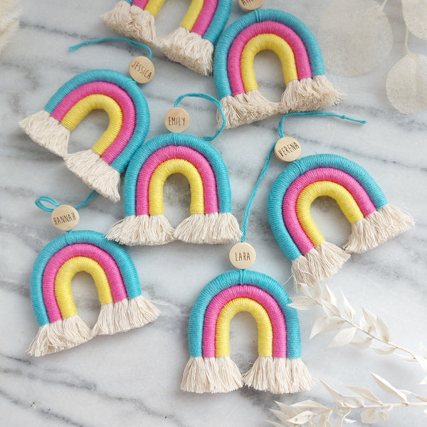 Regenbogen Anhänger mit Karte zum Schulstart
